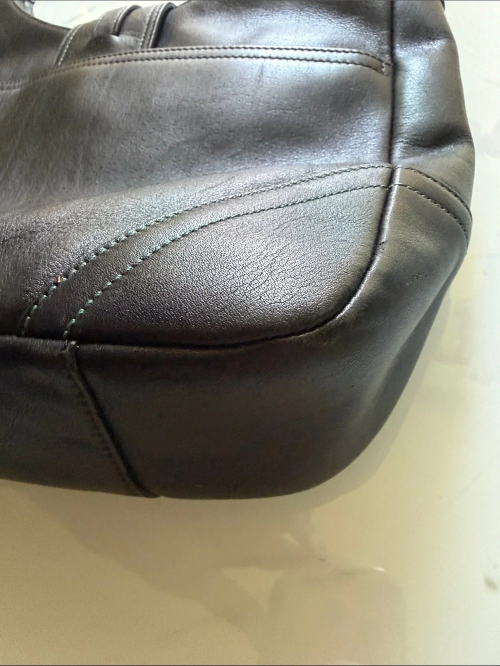 Coach Black Leather Shoulder Bag with Brass Hardware 2005 Hamilton - Picture 5 of 9
